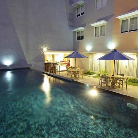 Santosa City Hotel เดนปาซาร์ ภายนอก รูปภาพ