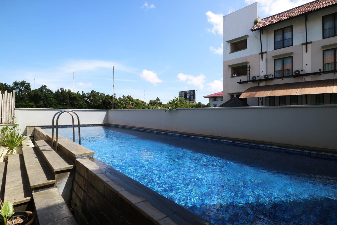 Santosa City Hotel เดนปาซาร์ ภายนอก รูปภาพ