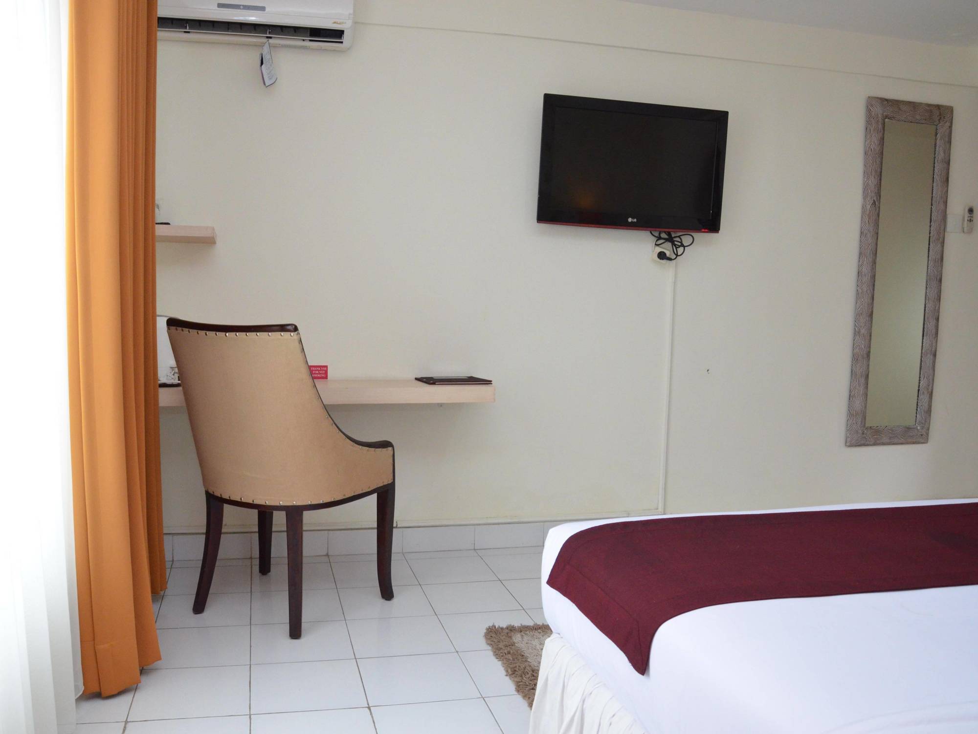 Santosa City Hotel เดนปาซาร์ ภายนอก รูปภาพ
