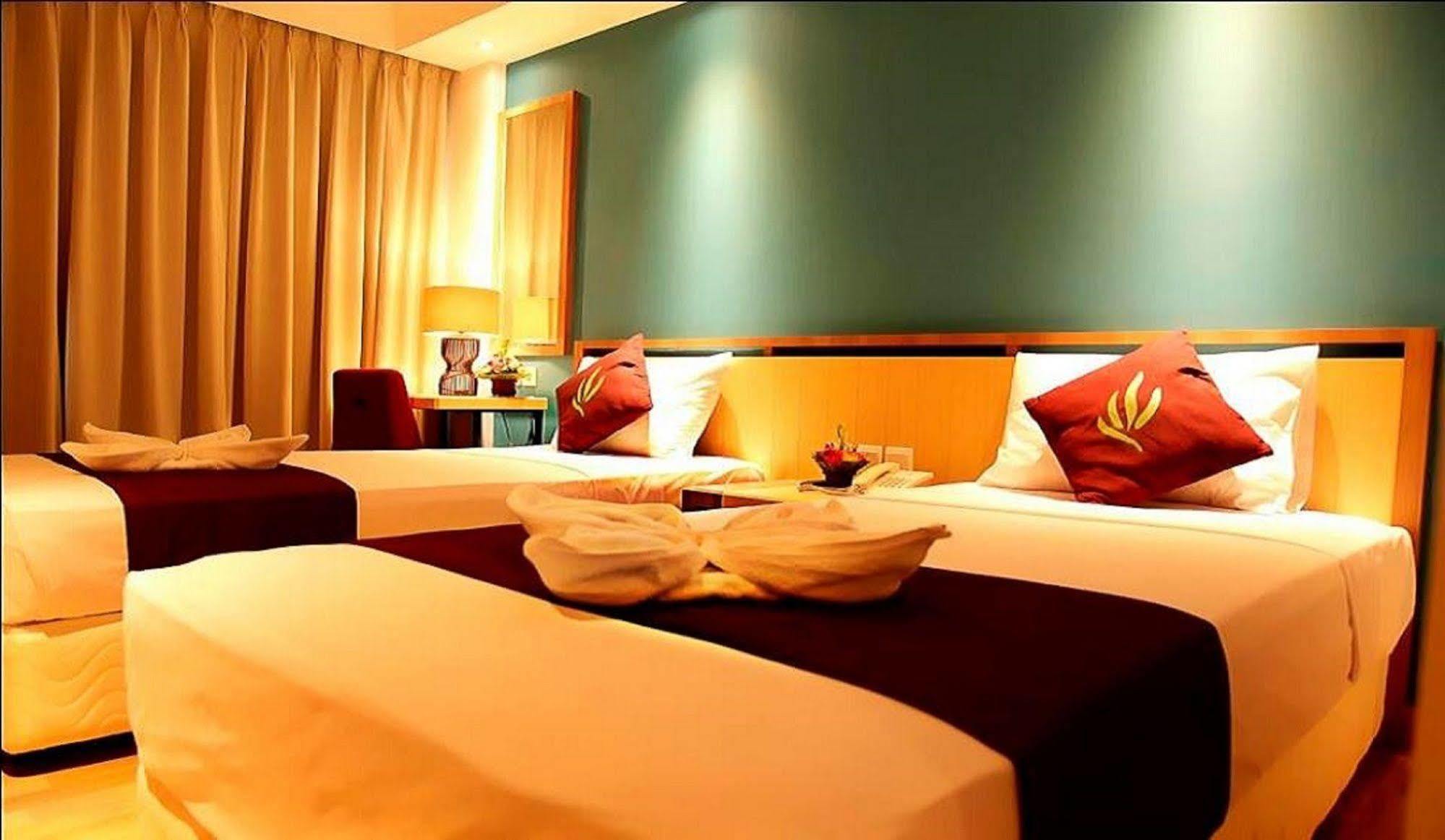 Santosa City Hotel เดนปาซาร์ ภายนอก รูปภาพ