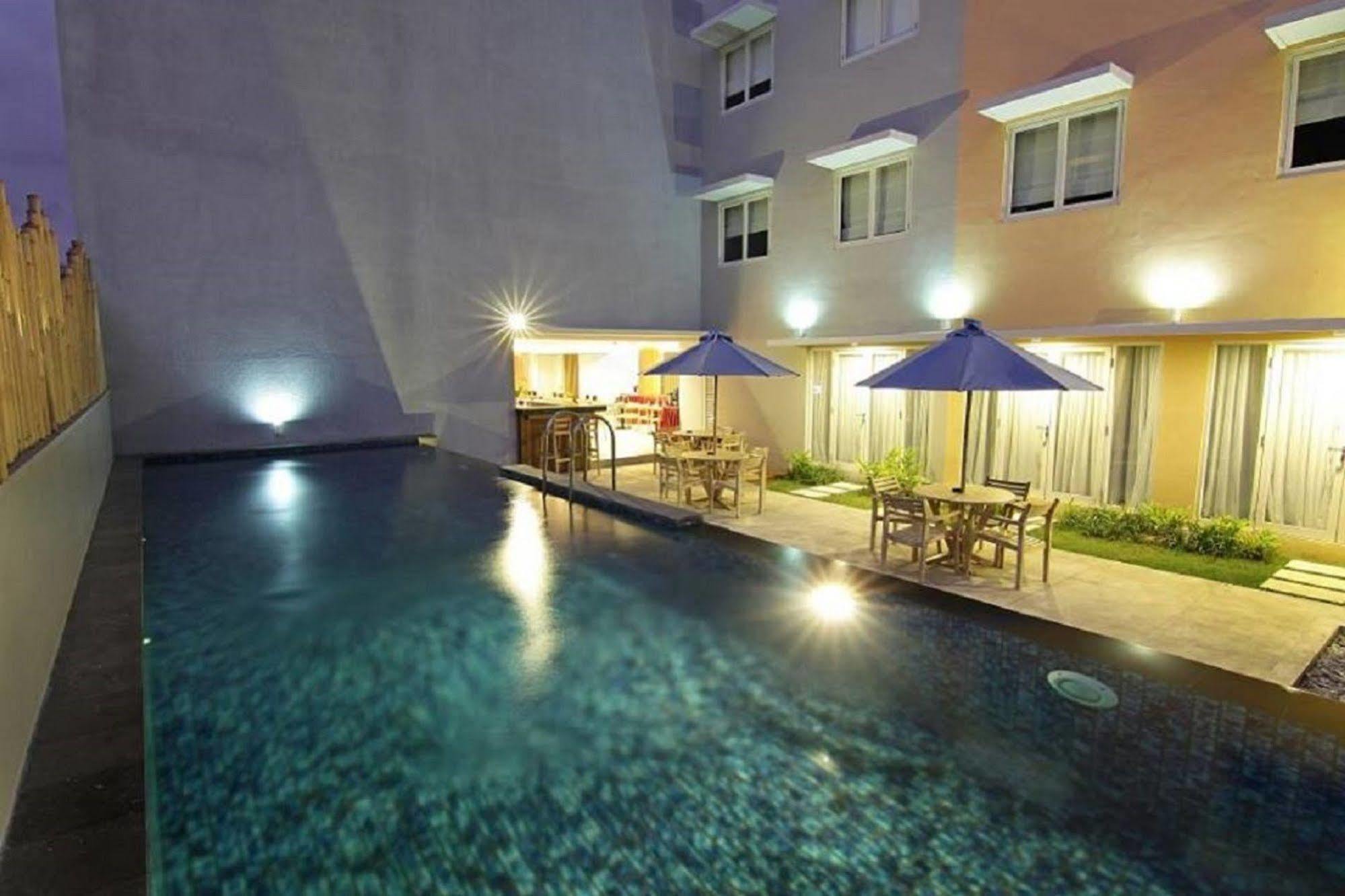 Santosa City Hotel เดนปาซาร์ ภายนอก รูปภาพ