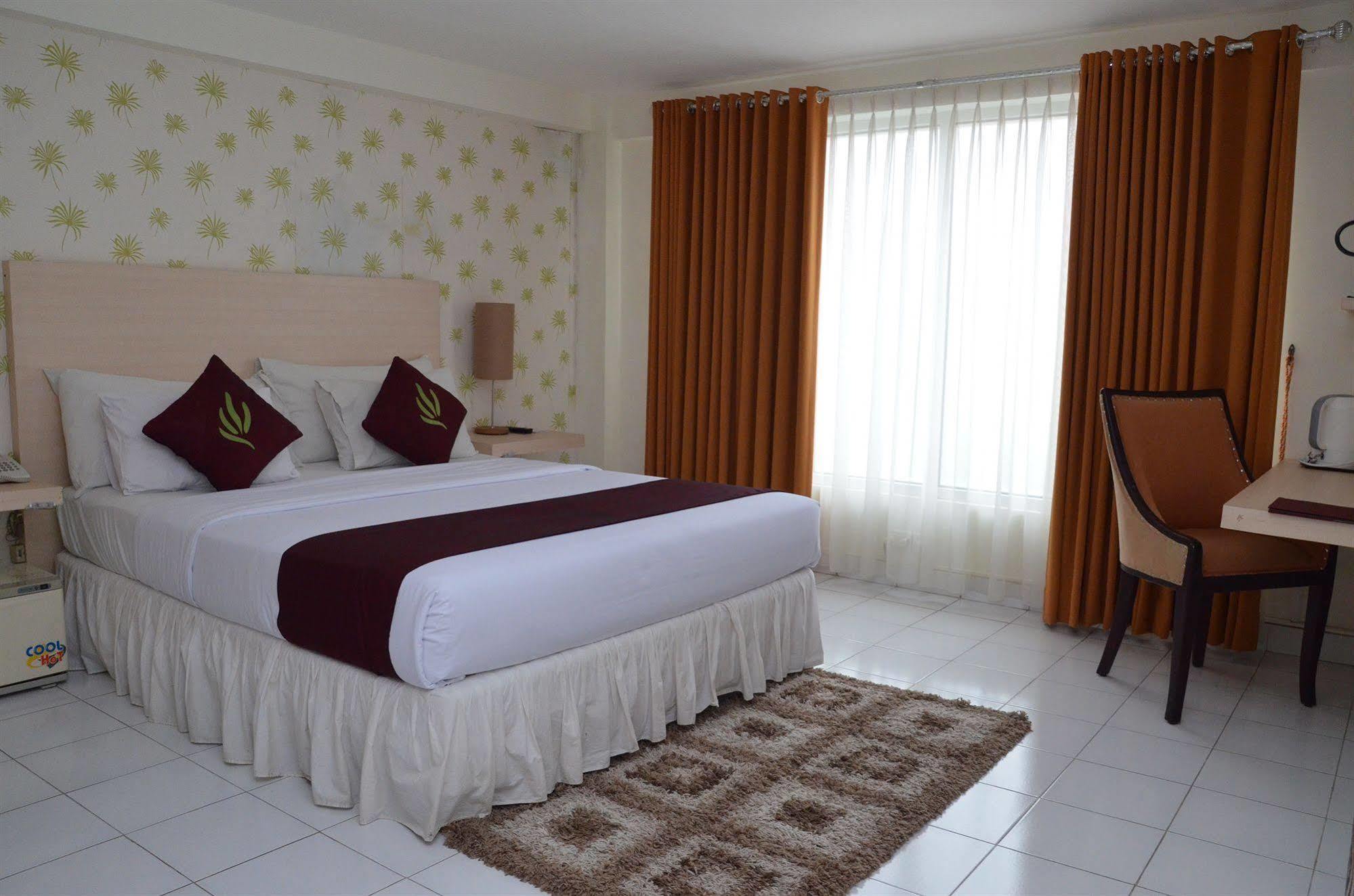 Santosa City Hotel เดนปาซาร์ ภายนอก รูปภาพ